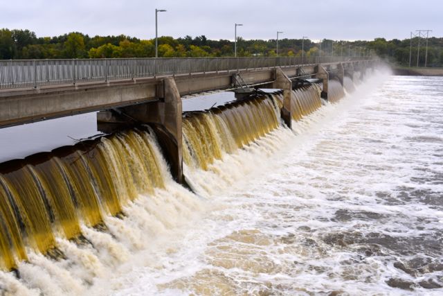 coon rapids dam stretches over the Mississippi River